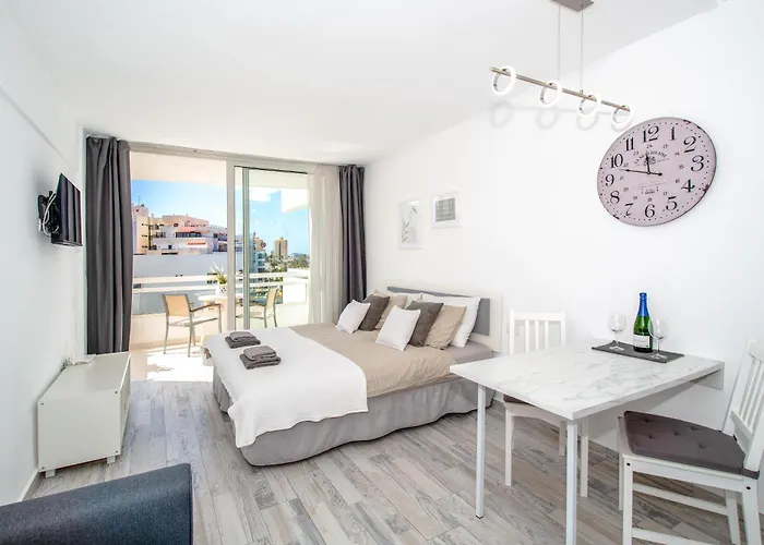 Modern Ponderosa, Americas Costa Adeje (Tenerife)