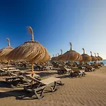 Modern Ponderosa, Americas 아데제